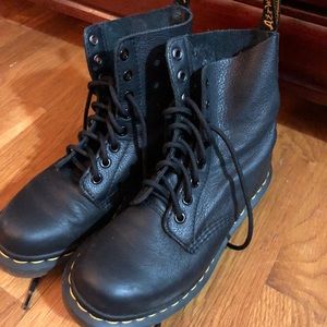 Dr. martins in black